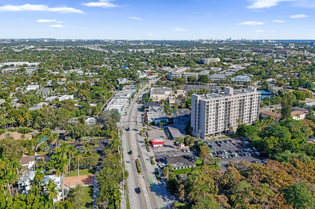 1743 NE 4th Avenue Fort Lauderdale FL 33305