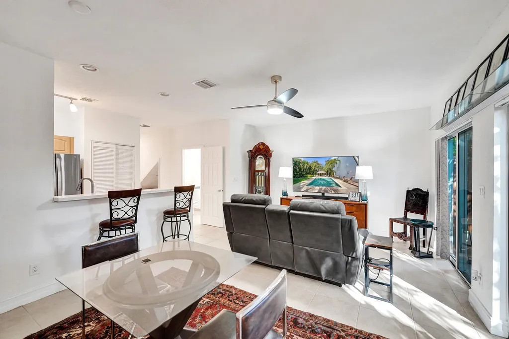 1743 NE 4th Avenue Fort Lauderdale FL 33305