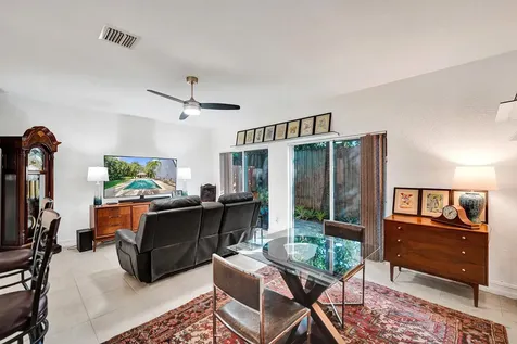 1743 NE 4th Avenue Fort Lauderdale FL 33305