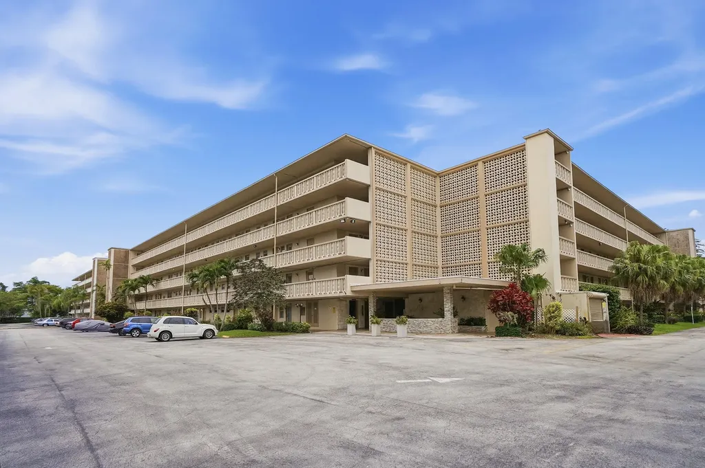4700 Washington Street Hollywood FL 33021