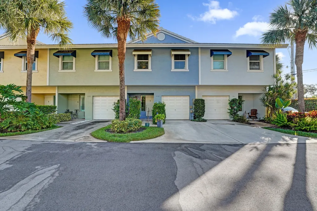 1743 NE 4th Avenue Fort Lauderdale FL 33305