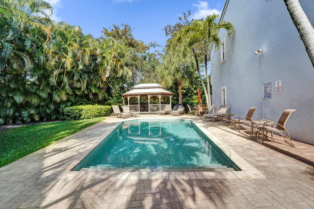 1743 NE 4th Avenue Fort Lauderdale FL 33305