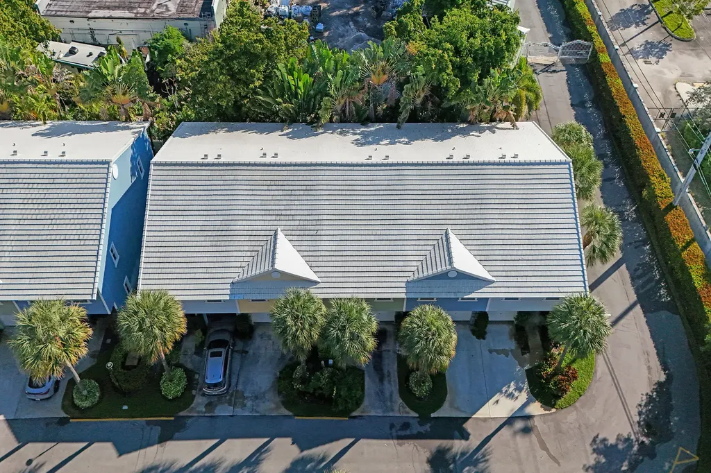 1743 NE 4th Avenue Fort Lauderdale FL 33305