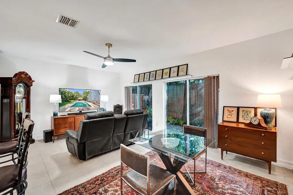 1743 NE 4th Avenue Fort Lauderdale FL 33305