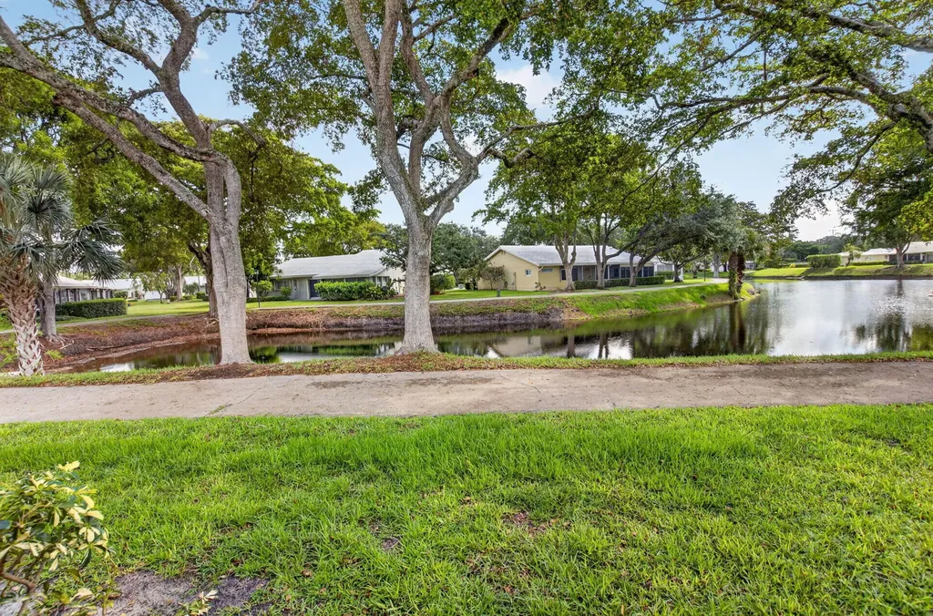 22340 Greentree Circle Boca Raton FL 33433