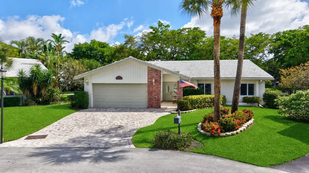 22340 Greentree Circle Boca Raton FL 33433