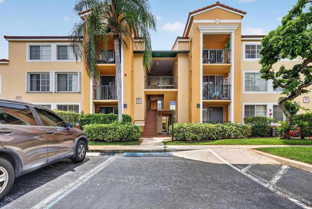 103 Yacht Club Way Hypoluxo FL 33462