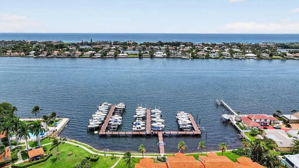 103 Yacht Club Way Hypoluxo FL 33462