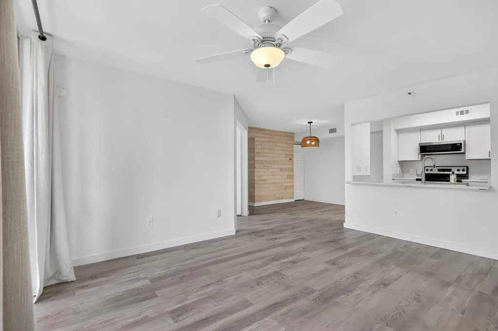 103 Yacht Club Way Hypoluxo FL 33462