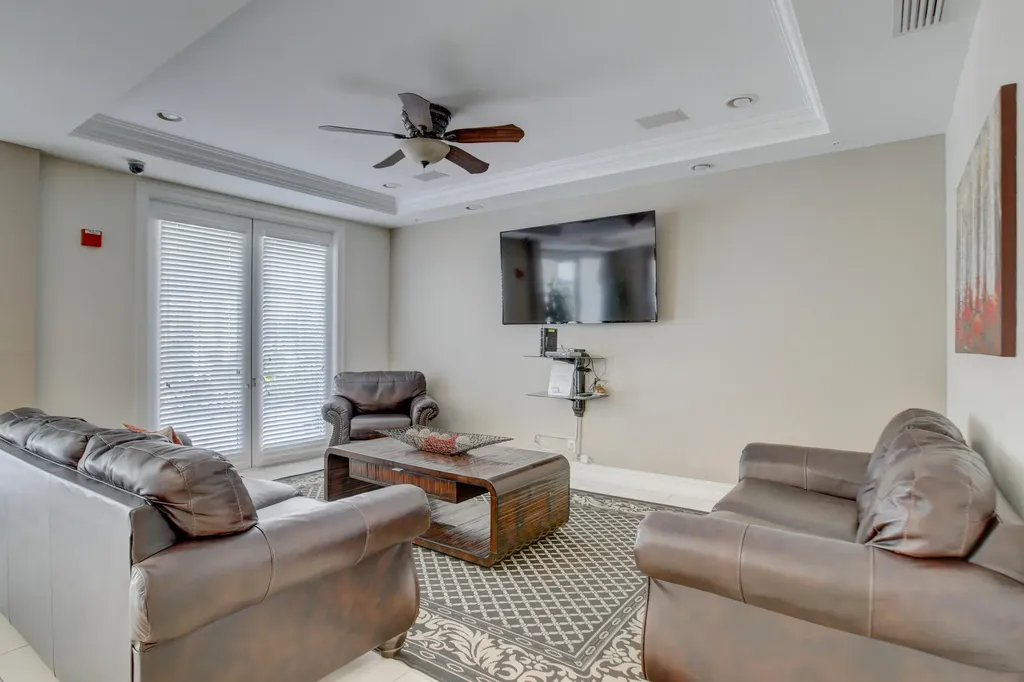 533 NE 3rd Avenue Fort Lauderdale FL 33301