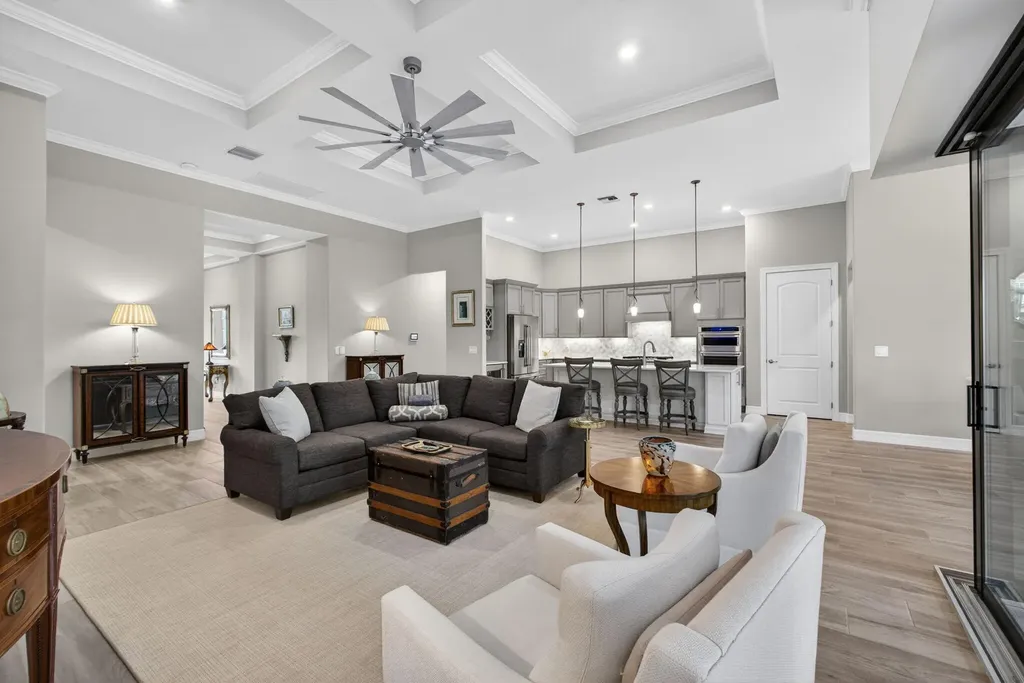 9206 Balsamo Drive Palm Beach Gardens FL 33412