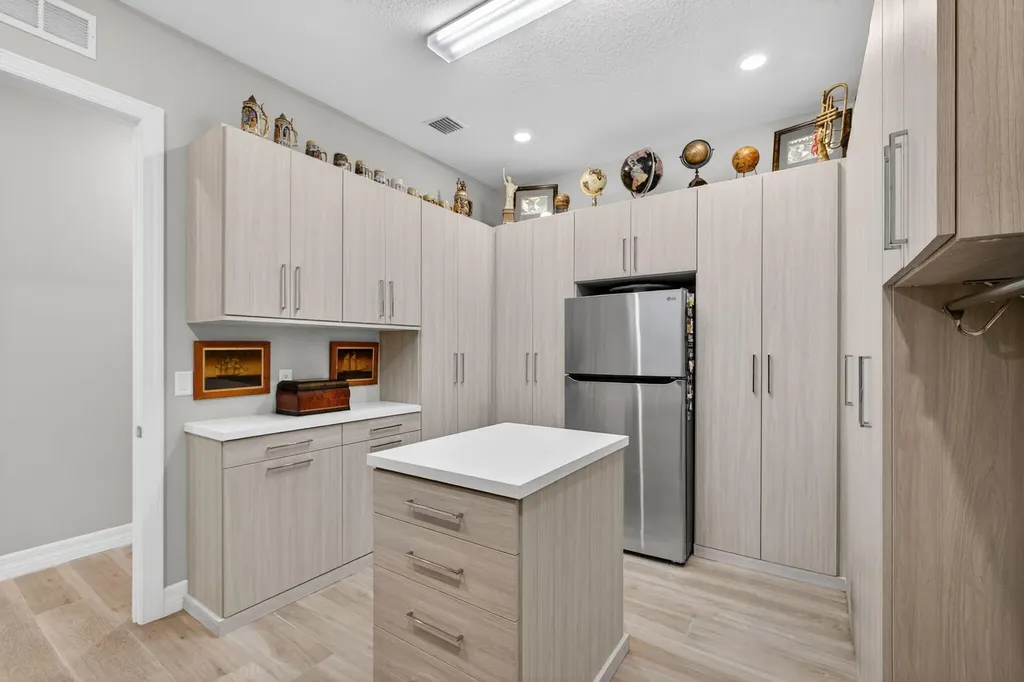 9206 Balsamo Drive Palm Beach Gardens FL 33412