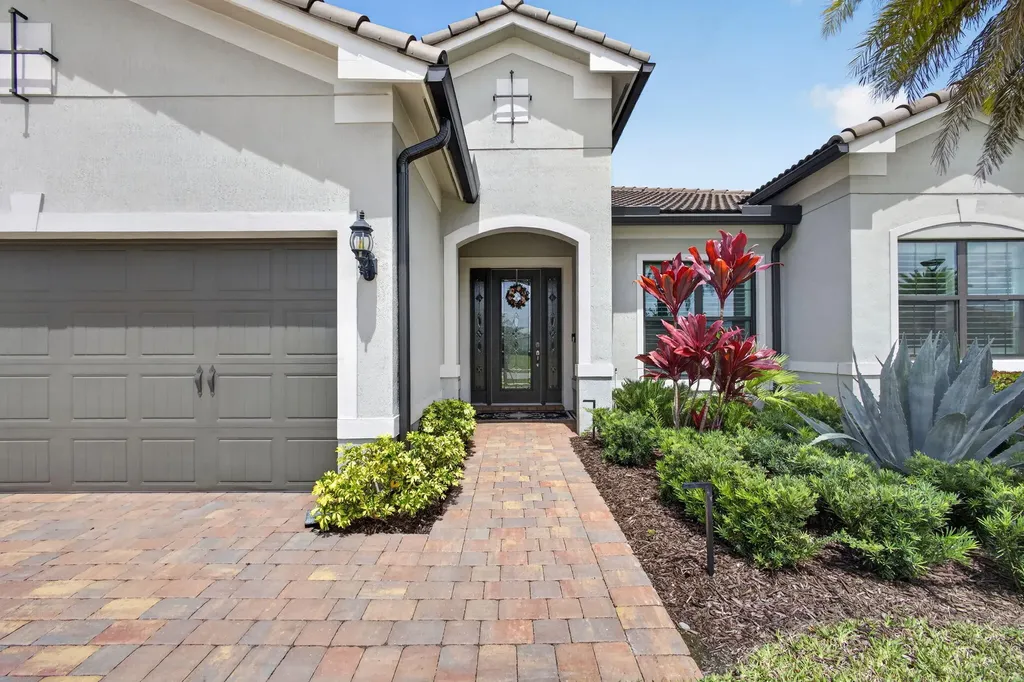 9206 Balsamo Drive Palm Beach Gardens FL 33412