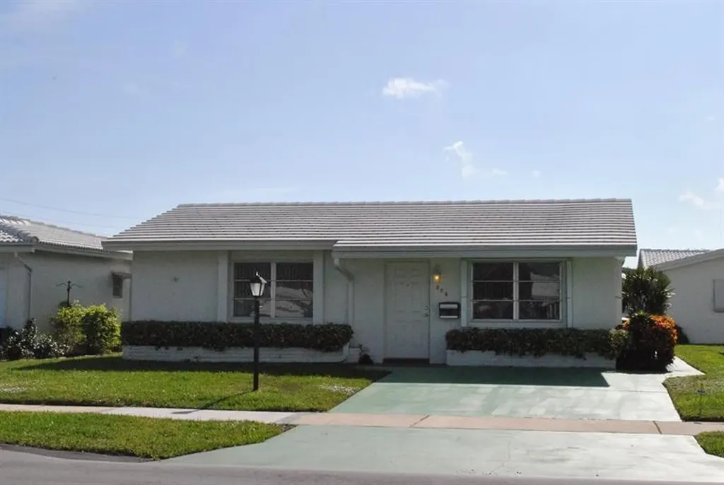 806 Ocean Drive Boynton Beach FL 33426