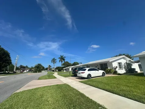 806 Ocean Drive Boynton Beach FL 33426