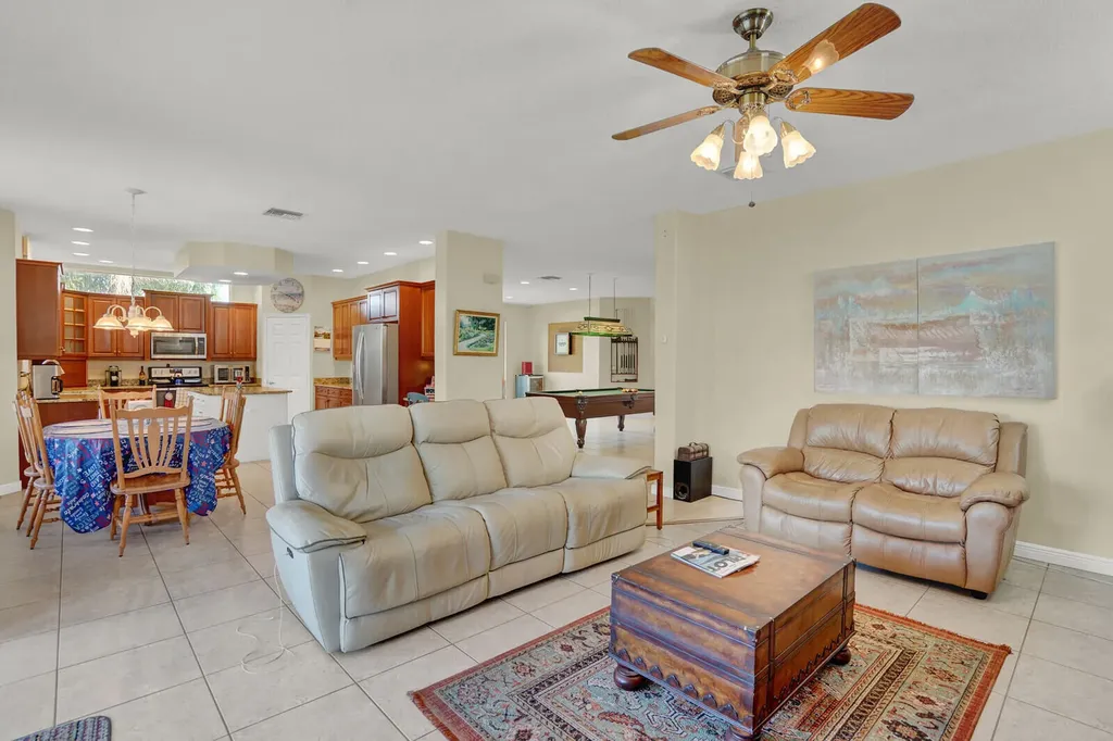 7541 Downwinds Lane Lake Worth FL 33467