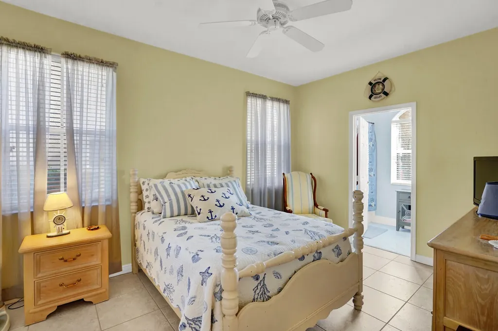 7541 Downwinds Lane Lake Worth FL 33467