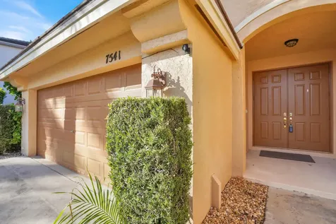 7541 Downwinds Lane Lake Worth FL 33467