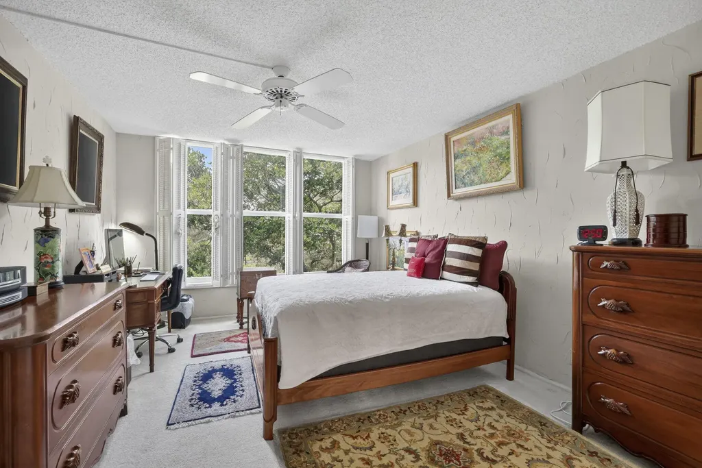 3900 Oaks Clubhouse Drive Pompano Beach FL 33069
