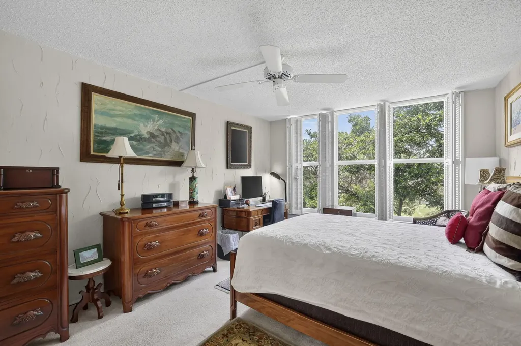 3900 Oaks Clubhouse Drive Pompano Beach FL 33069