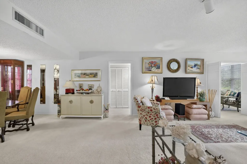 3900 Oaks Clubhouse Drive Pompano Beach FL 33069