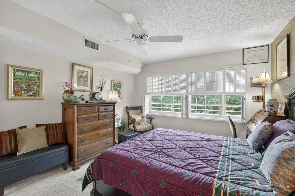 3900 Oaks Clubhouse Drive Pompano Beach FL 33069