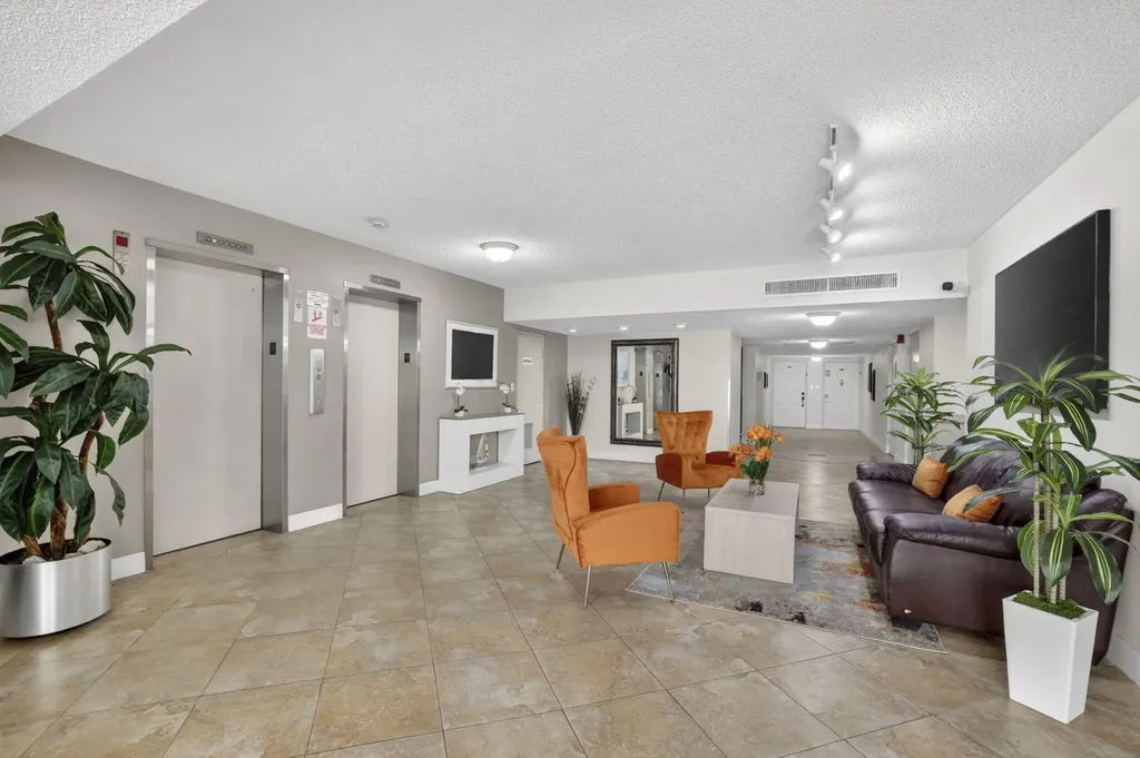 3900 Oaks Clubhouse Drive Pompano Beach FL 33069