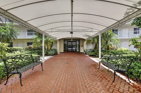 3900 Oaks Clubhouse Drive Pompano Beach FL 33069
