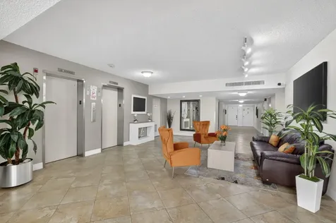 3900 Oaks Clubhouse Drive Pompano Beach FL 33069