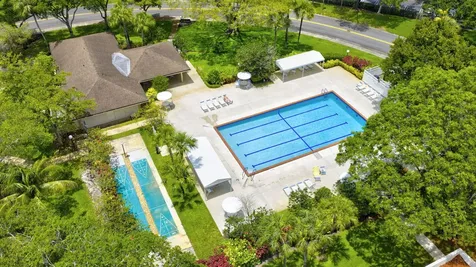 3900 Oaks Clubhouse Drive Pompano Beach FL 33069