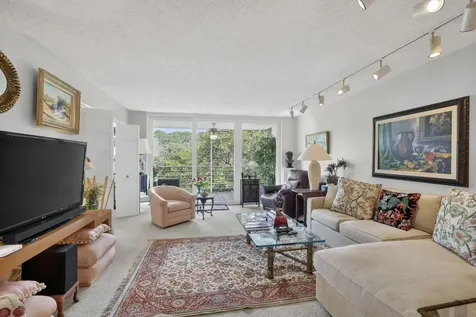 3900 Oaks Clubhouse Drive Pompano Beach FL 33069