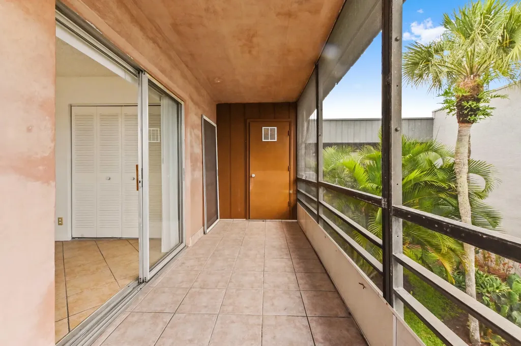 908 Normandy Delray Beach FL 33484