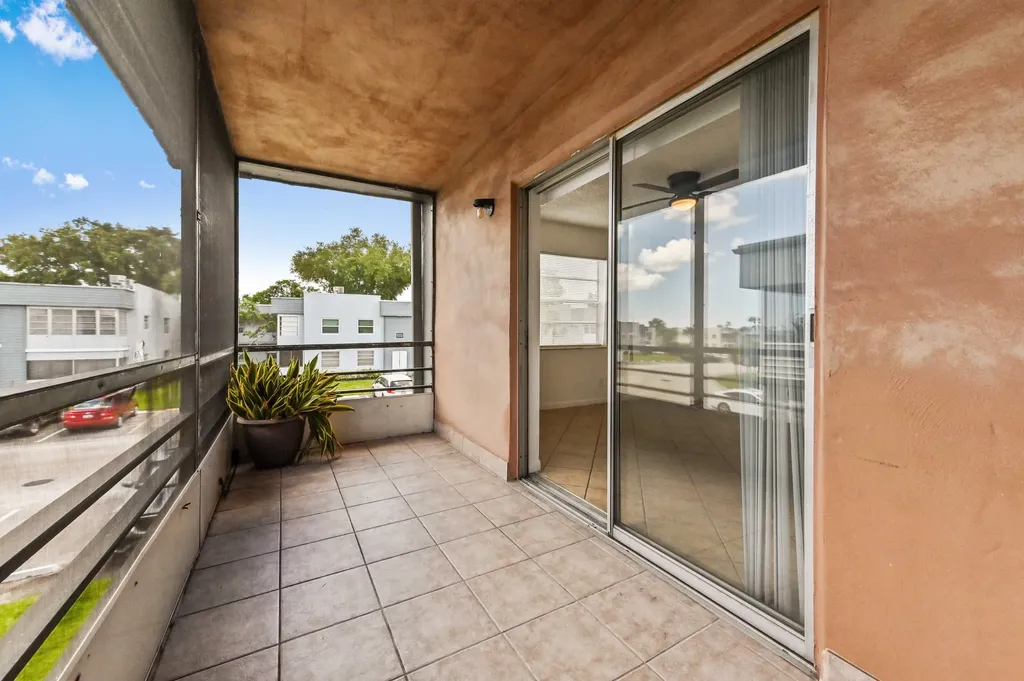 908 Normandy Delray Beach FL 33484