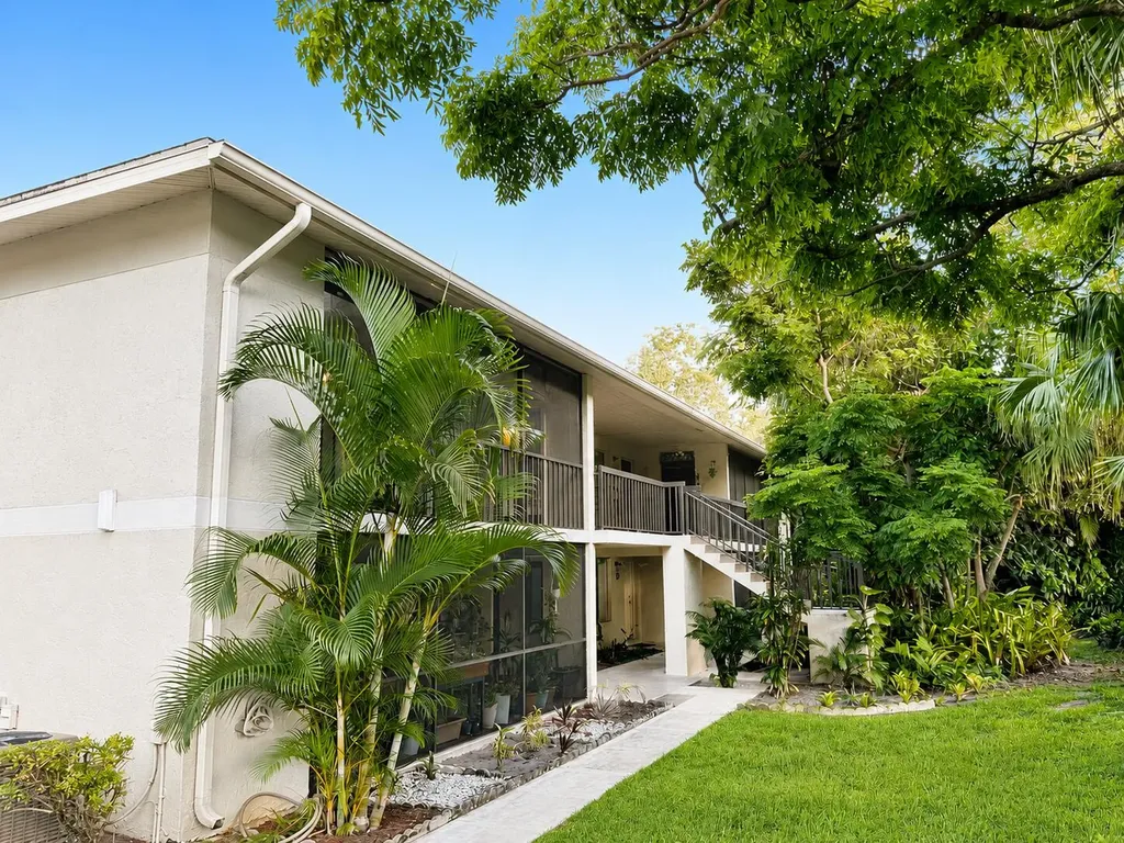 6520 Chasewood Drive Jupiter FL 33458