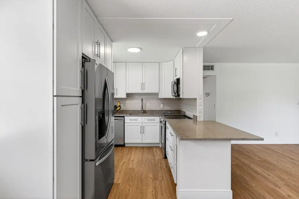 221 Waterford Delray Beach FL 33446