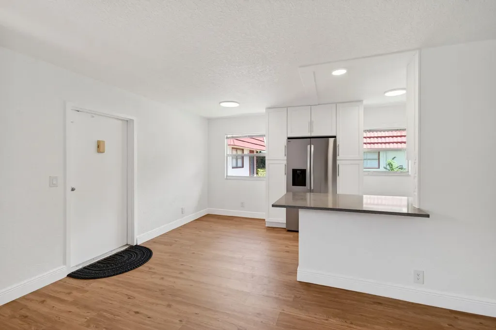 221 Waterford Delray Beach FL 33446