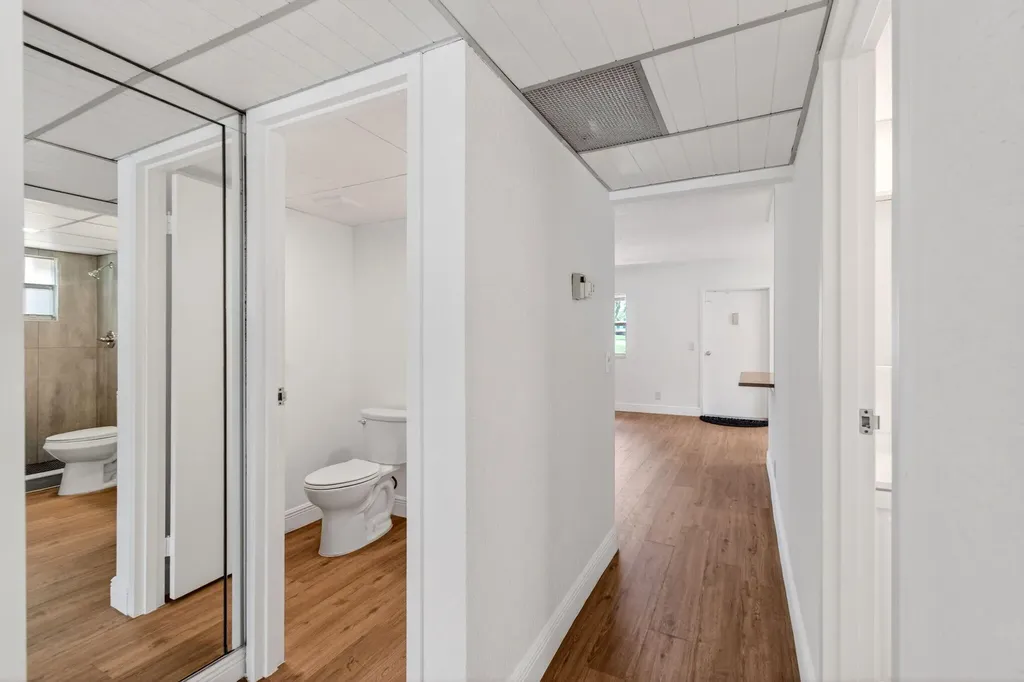 221 Waterford Delray Beach FL 33446