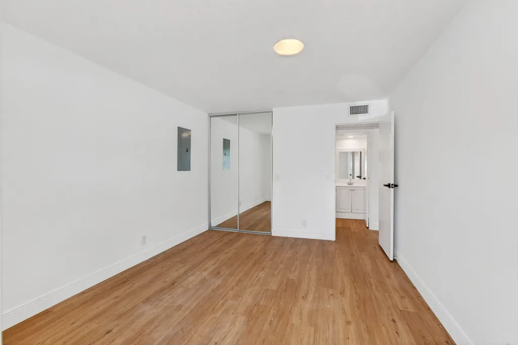 221 Waterford Delray Beach FL 33446