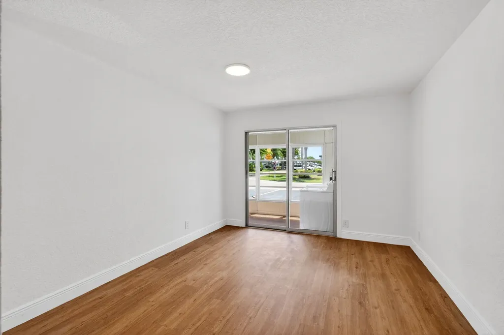 221 Waterford Delray Beach FL 33446