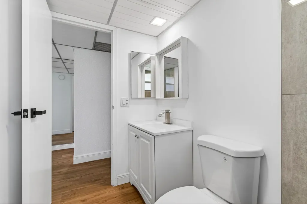221 Waterford Delray Beach FL 33446