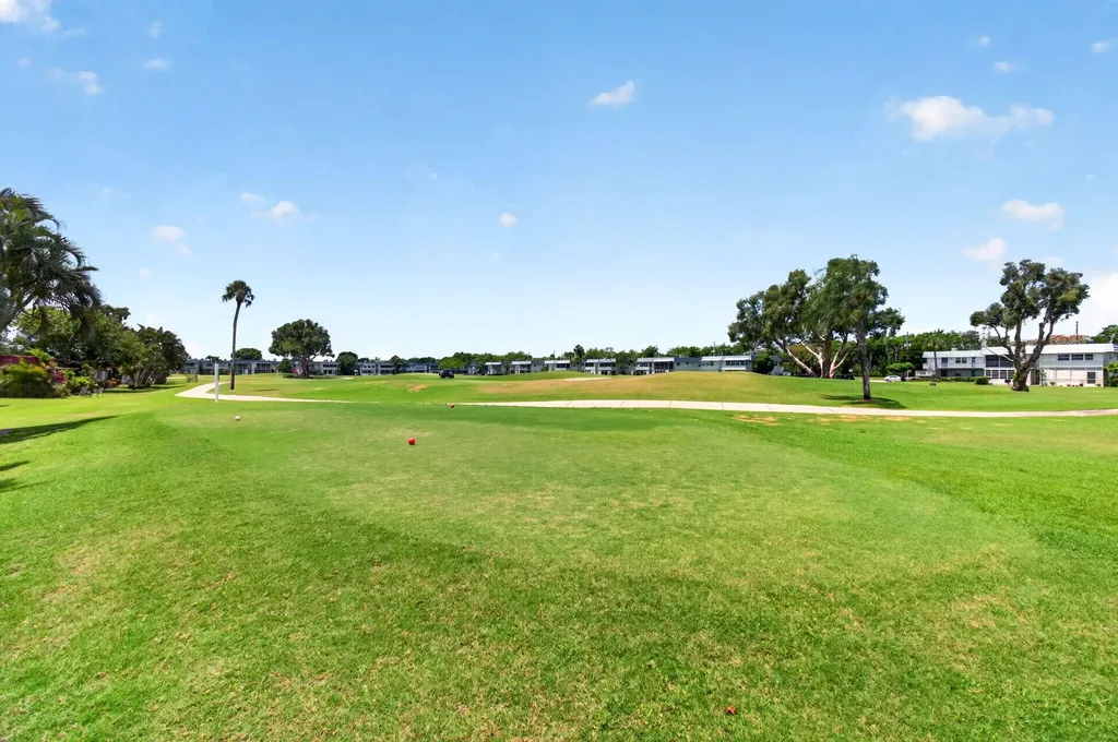221 Waterford Delray Beach FL 33446