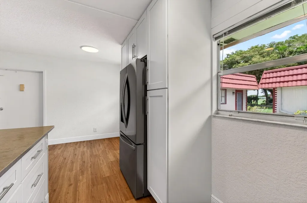 221 Waterford Delray Beach FL 33446