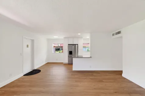 221 Waterford Delray Beach FL 33446