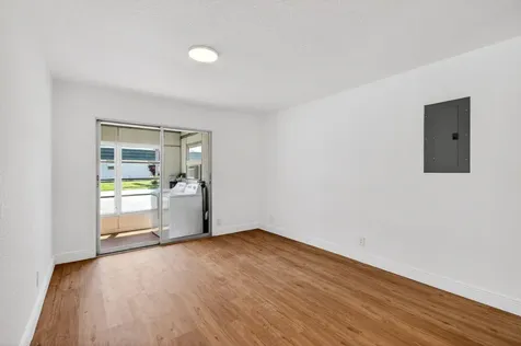 221 Waterford Delray Beach FL 33446