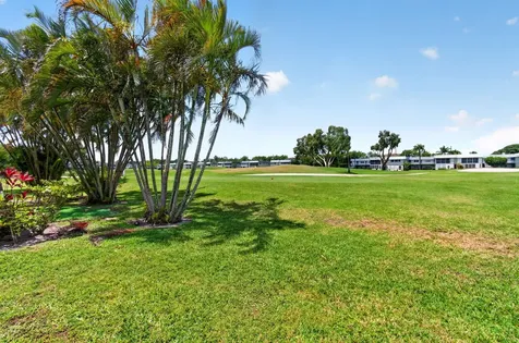 221 Waterford Delray Beach FL 33446