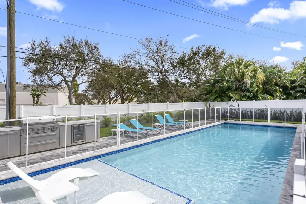 4990 NW 2nd Court Boca Raton FL 33431