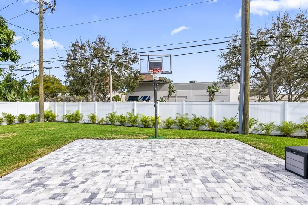 4990 NW 2nd Court Boca Raton FL 33431