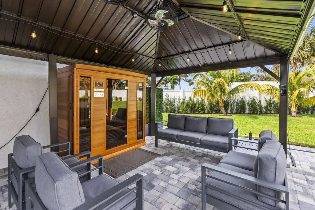 4990 NW 2nd Court Boca Raton FL 33431