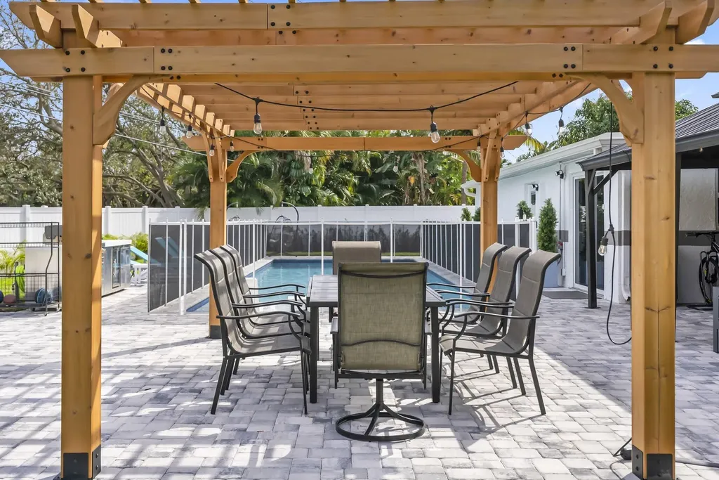 4990 NW 2nd Court Boca Raton FL 33431
