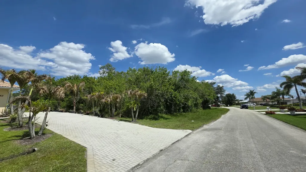 3909 SW Leesburg Street Port St Lucie FL 34953